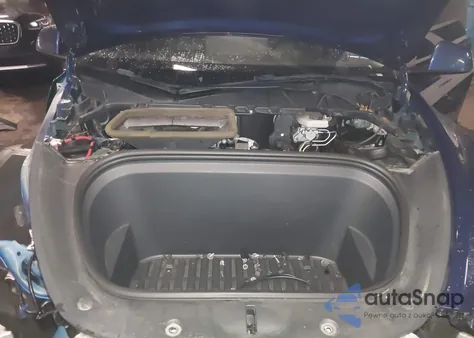 2021 Tesla Model Y Long Range Dual Motor All-Wheel Drive z USA, uszkodzony, nr VIN 5YJYGAEE2MF193803